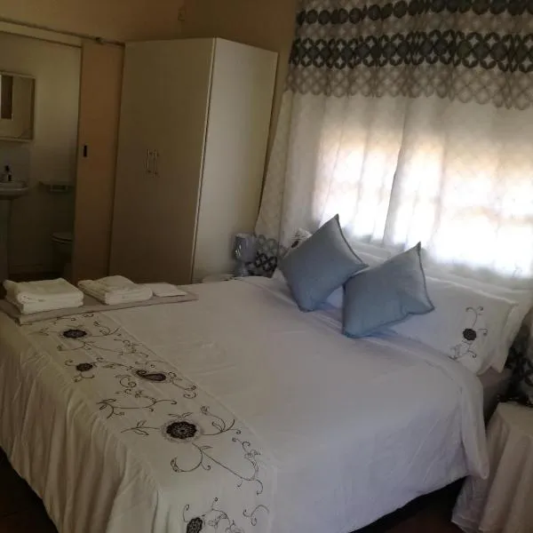 MulMas Guest House, хотел в Leeuwfontein