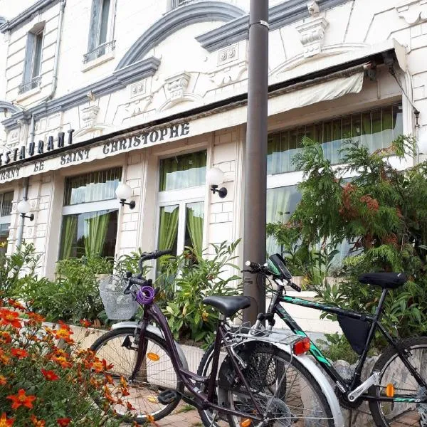 Le Saint Christophe, hotel v destinaci Cosne Cours sur Loire