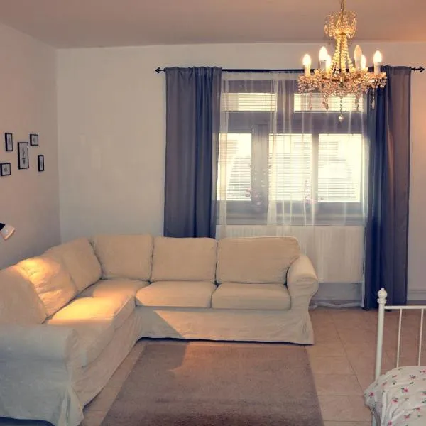 Apartmány Pod Putimskou branou، فندق في Chrastiny