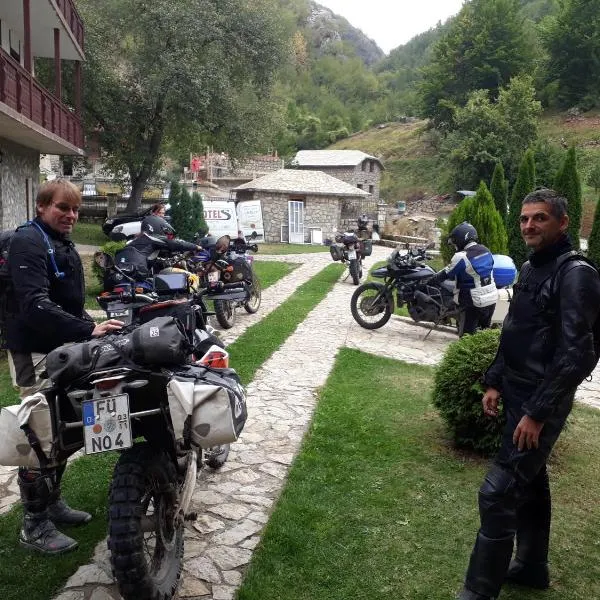 Etno Selo VRELO & Camping, хотел в Беране