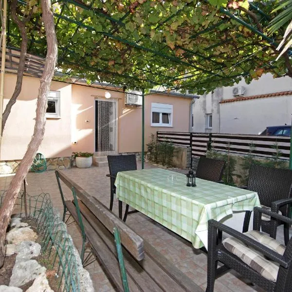 Apartment Vesna, hotel in Premantura
