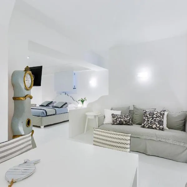 White Stylish Apartments, hotel in Vico Equense