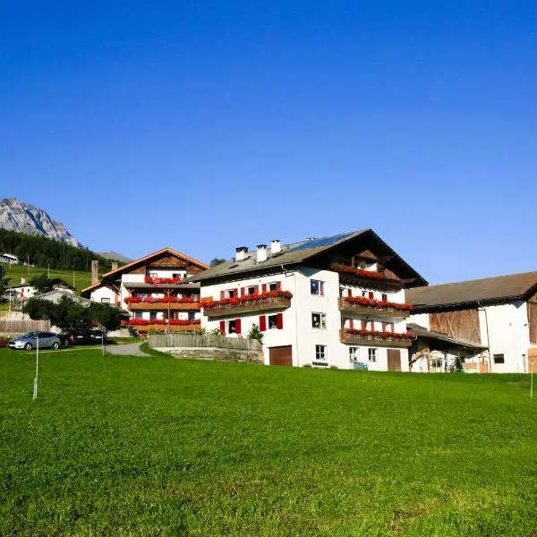 Bauernhof Mairing, hotel v destinaci Silandro