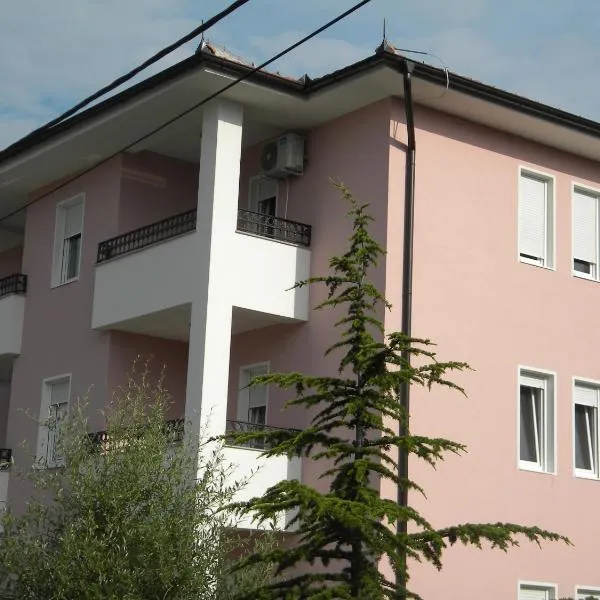 Apartment Srebrni oblak, отель в городе Аранджеловац