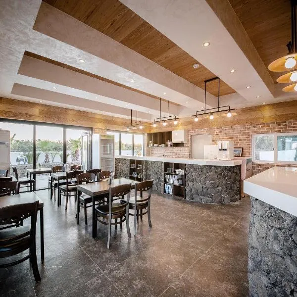 Jeju Washington Pension, hotel in Seogwipo