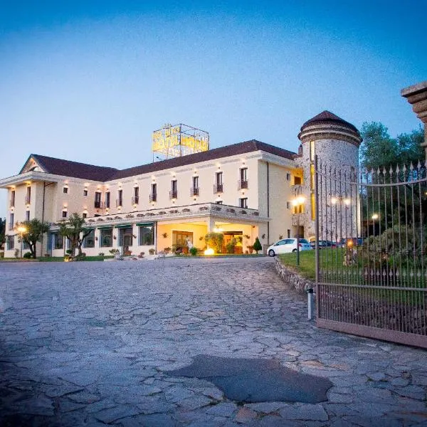 Bel Sito Hotel Due Torri, hotel in Ospedaletto dʼAlpinolo