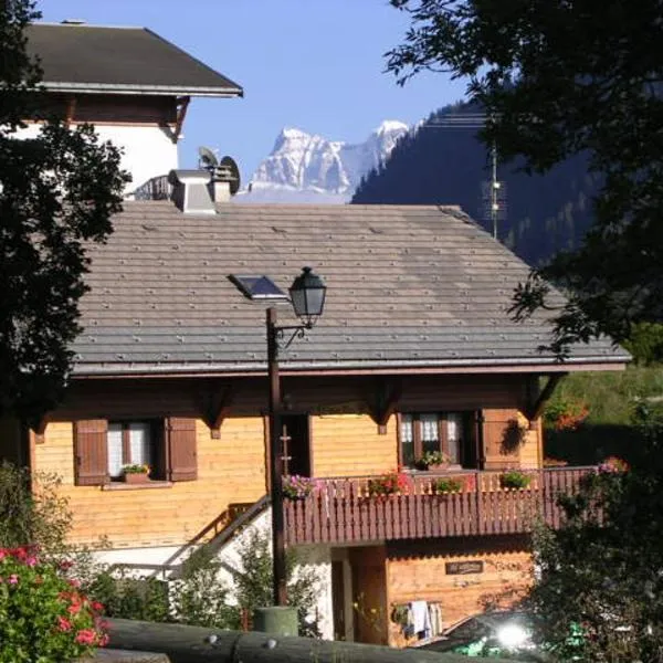 Chalet Peloton, hotell i La Chapelle-dʼAbondance