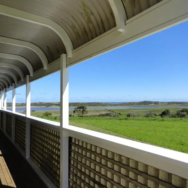 High View Family Cottages, hotel a Woolsthorpe