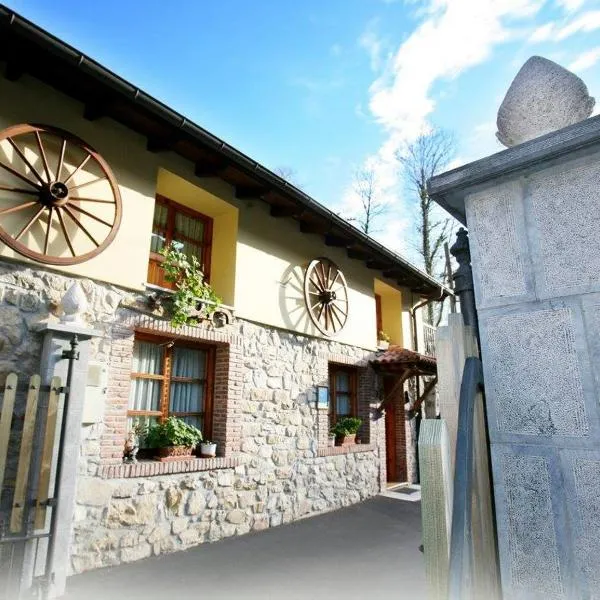 Apartamentos Rurales Villa-García, hotel in Amieva