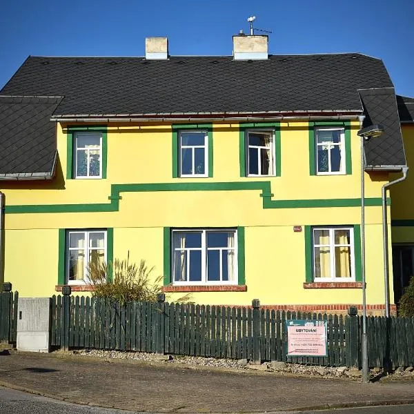 Penzion Slunečnice, hotel in Velehrádek