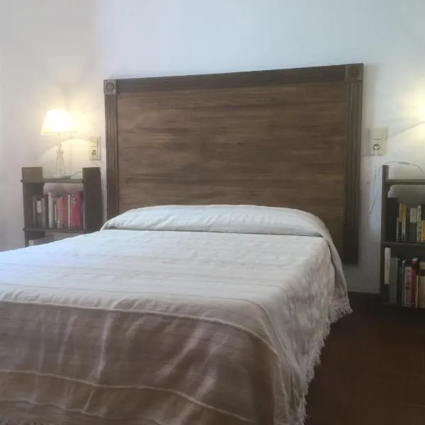 La Ermita del Poqueira, hotel v destinaci Bubión