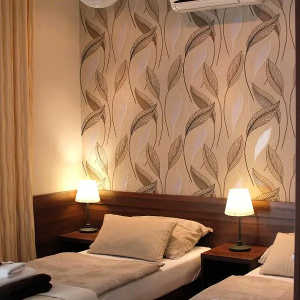 Centrum Panzió, hotel v destinaci Moháč