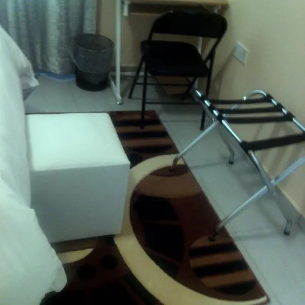 Fahms Self Catering, hotel v destinaci Letlhakawe