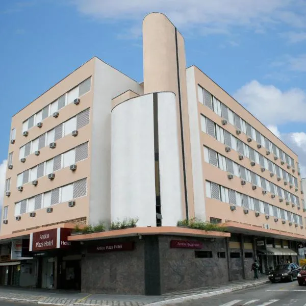 Antico Plaza Hotel、タウバテのホテル