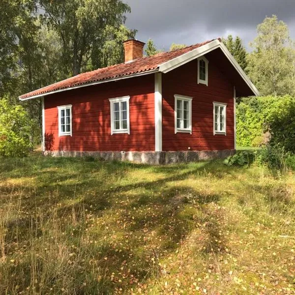 Oxelbacka cottage, hotel in Enköping