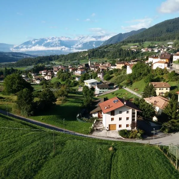 B&B RAINA, hotel in Castelfondo