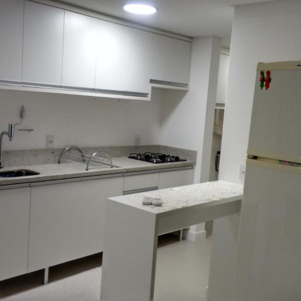 Apartamento frente para a piscina a uma quadra da praia - Foto 3