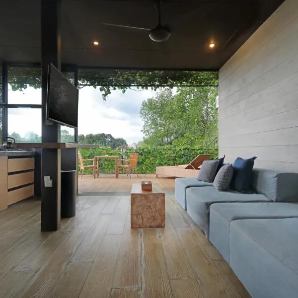 Clio Apartment, hotel v destinaci Seminyak