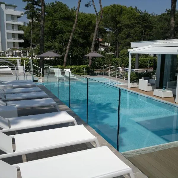 Suite Erica Lignano Hotel, hotel v Lignanu Sabbiadoru