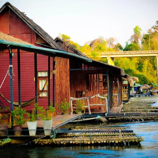 Boutique Raft Resort, River Kwai, hótel í Ban Kaeng Raboet