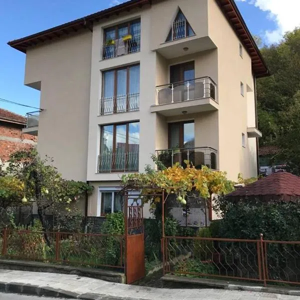 Guest Rooms Profirov, hotel v destinaci Zlatograd