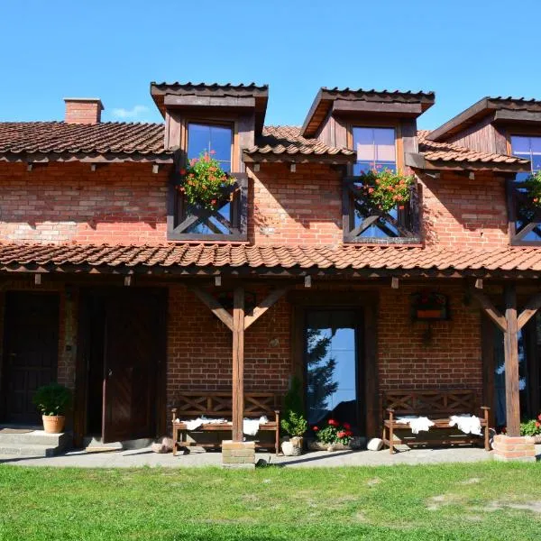 Agro Przy Kominku, hotel in Dąbrowy