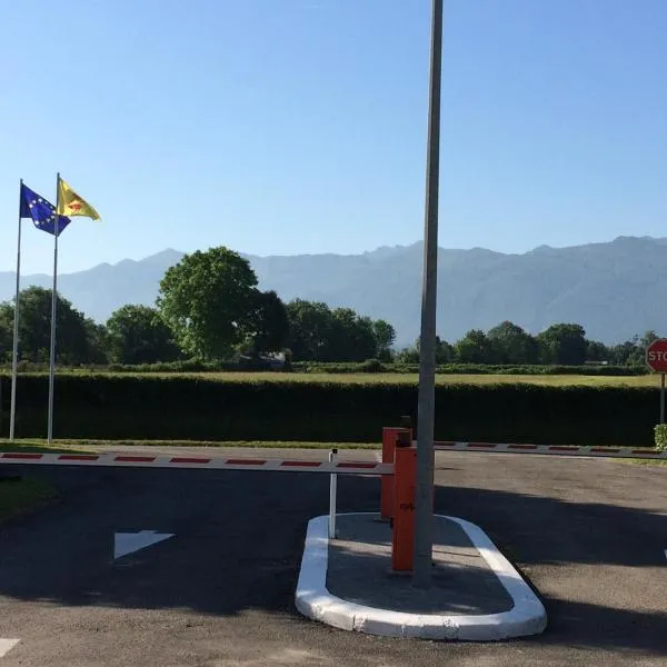 Camping Pyrénées Nature, hotel in Oloron-Sainte-Marie