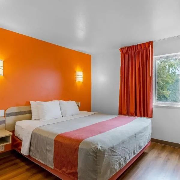 Motel 6-Baraboo, WI - Lake Delton-Wisconsin Dells, hotel in Baraboo