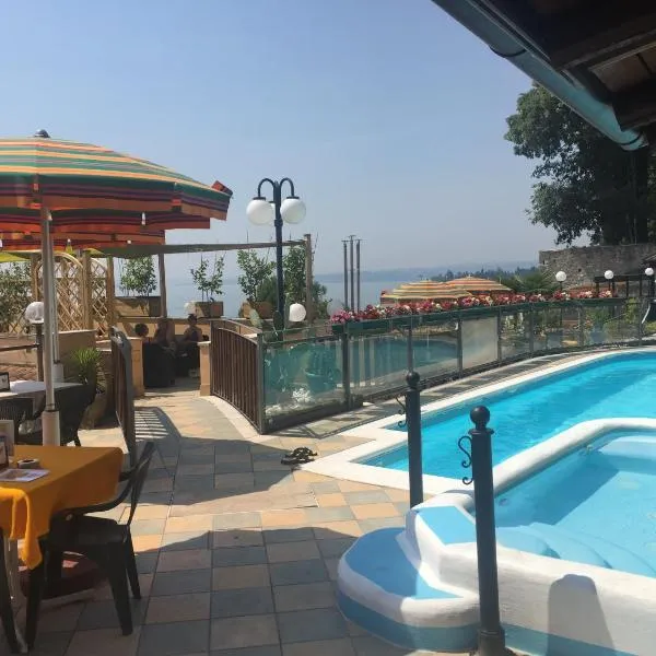 Viesnīca Garda Sol SPA Hotel & Appartamenti pilsētā Toskolano Maderno