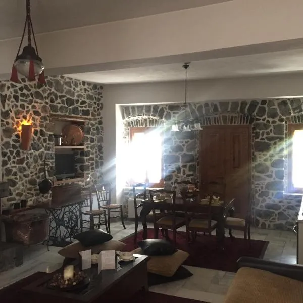 Stephania's Stone House โรงแรมในKaryes
