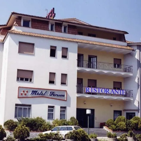 Motel Forum – hotel w mieście Polla
