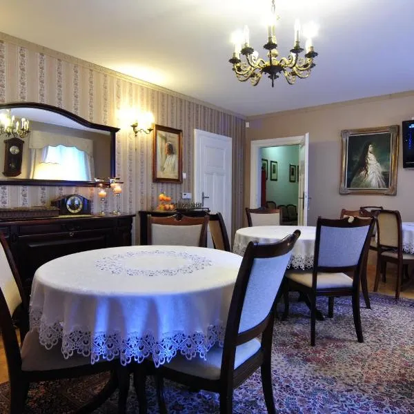 Dworek Ojca Mateusza, hotel in Sandomierz