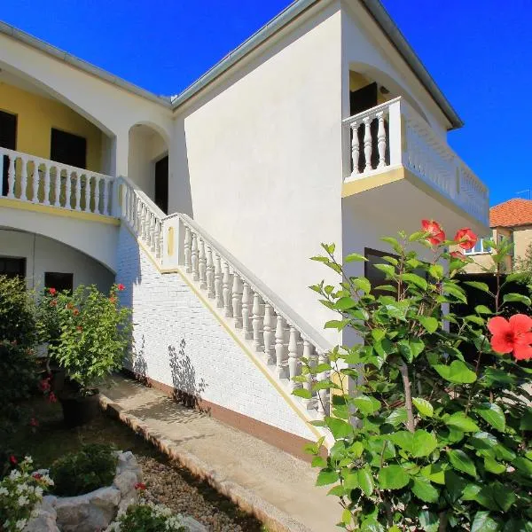 Apartment Zora, hotell sihtkohas Zadar