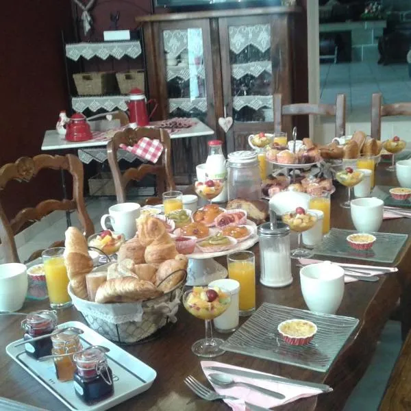 La Gerbaudiere Chambres&Table d hotes proche Mont Saint Michel CUISINE MAISON, hotel v destinaci Notre-Dame-du-Touchet