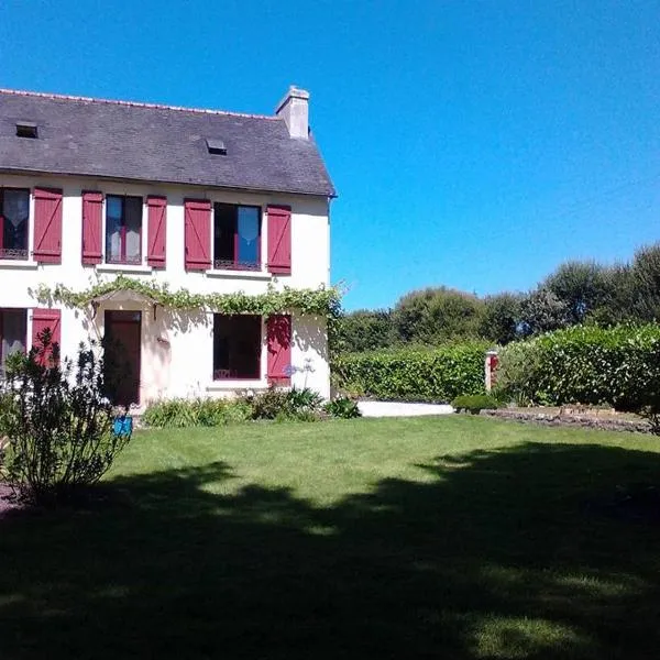 Mme Teurtroy, Chambres d'Hôtes La Prairie, hotell i Gouesnach