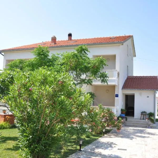 Apartments Smilja, hotel in Ljubač