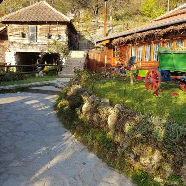 Guest House Lisinski Raj, hotel v destinaci Despotovac