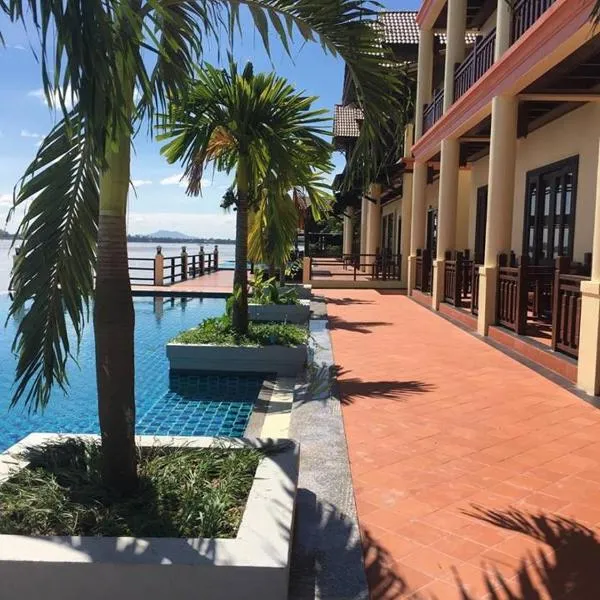 Pon Arena Hotel, hotel in Muang Không