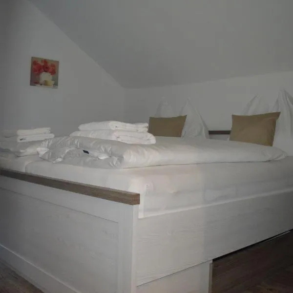 Pension Kirchenwirt, hotel v destinaci Bad Ischl