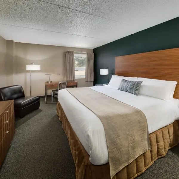 Heritage Inn Hotel & Convention Centre - Moose Jaw: Moose Jaw şehrinde bir otel