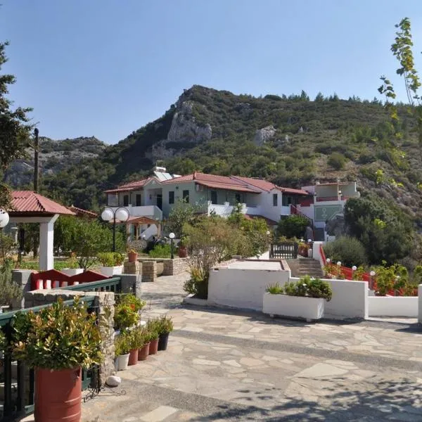 Katina Balos Rooms-Studios, hotel in Koumeika