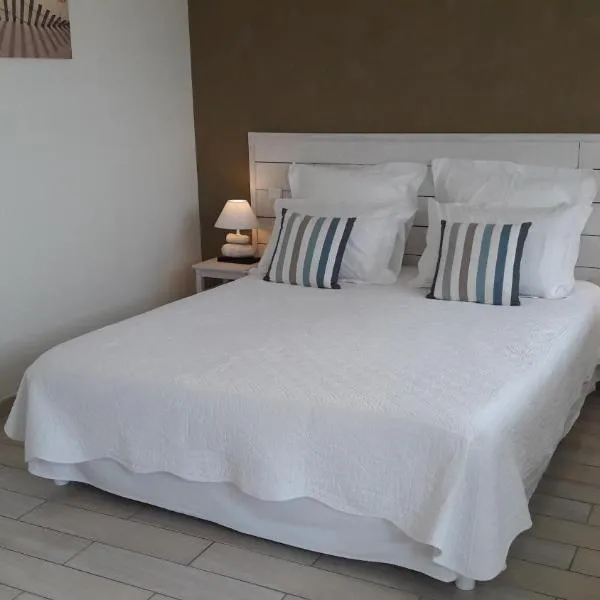 Les sables, hotel in Santec