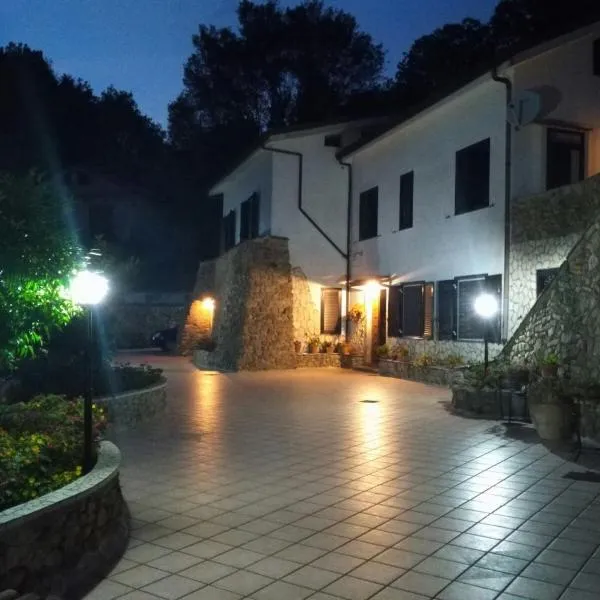 La vecchia fattoria, hotel in Salerno