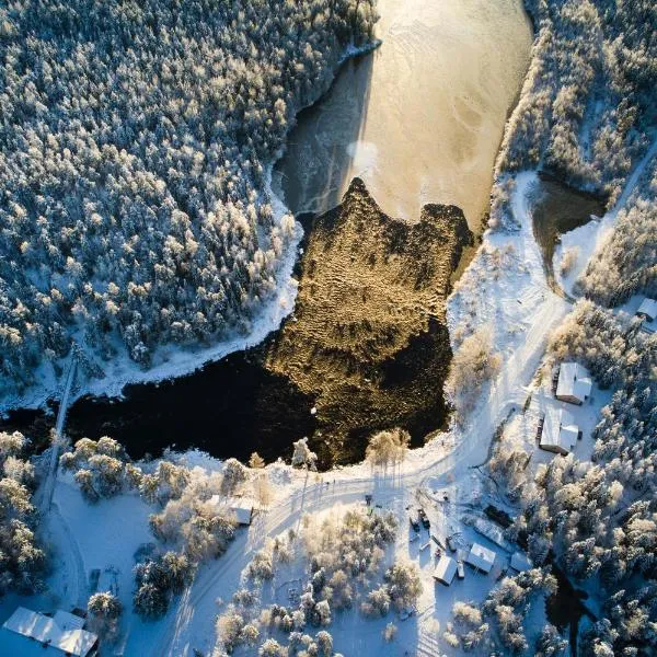 Vaattunki Wilderness Resort, hotel in Vikajärvi