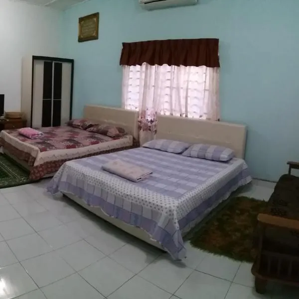 Dhia Irdina Homestay, hotel a Karak