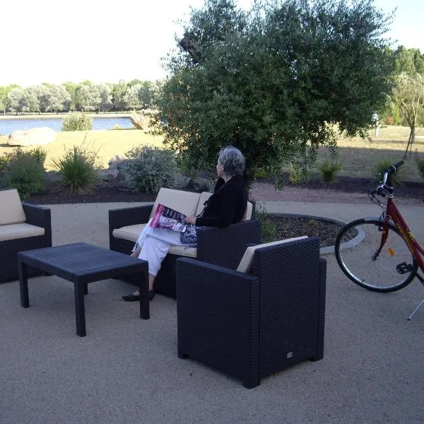 Viesnīca La Terrasse des Oliviers pilsētā Saint-Jean-de-la-Motte