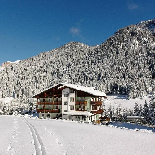 Hotel Sassleng, hotel a Canazei