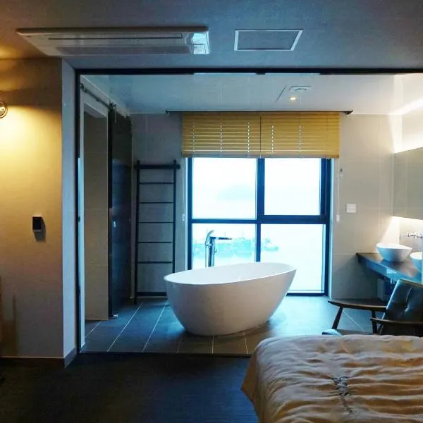 Louis Boutique Hotel, hotel in Changwon