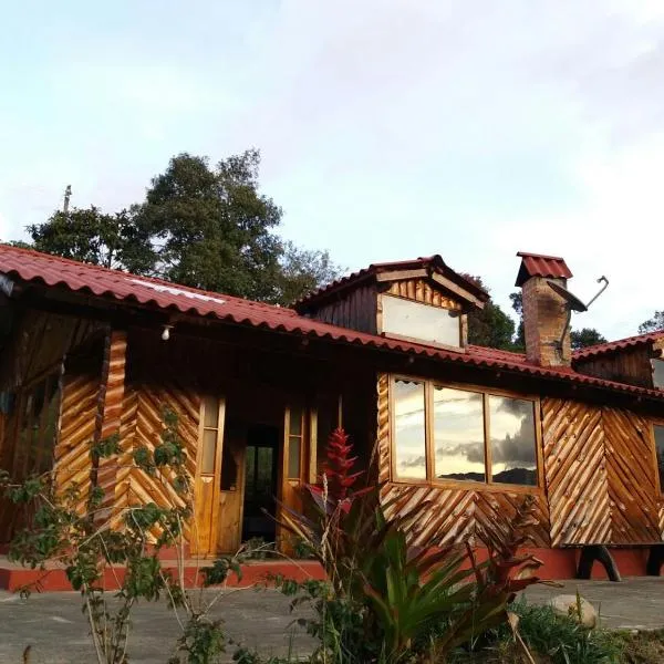 CASA LA KOCHA, Cabin, Hostal en la Laguna de la Cocha, hotel in El Encano