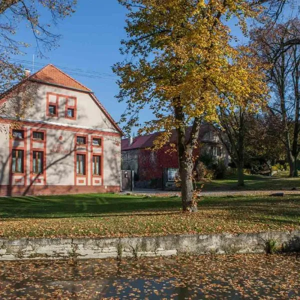 Agropenzion U Bartousku, hôtel à Bílichov